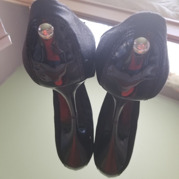 Shoes - Picture 5 of 6